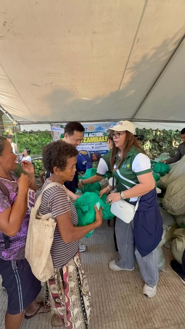 Tulong Zambales: From One Rotary Club to One District in Service — GML photo 1